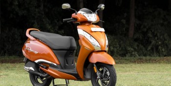 Unique au monde, ce scooter indien carbure au gaz naturel