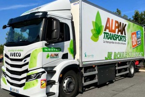 Avec l'aide de la R&eacute;gion Normandie, Alpak Transports renforce sa flotte de poids lourds au bioGNV