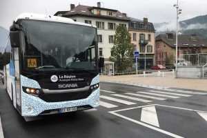 Vallée de l'Arve : un autocar GNV à l'essai au pied du Mont Blanc
