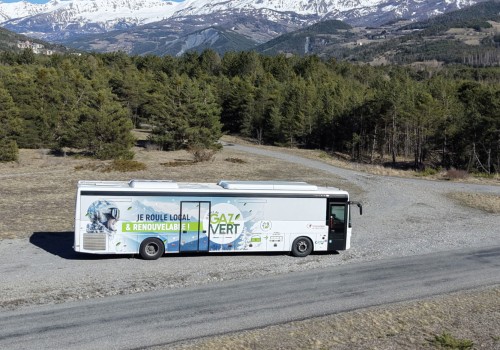 GRDF teste une station bioGNV mobile dans les Alpes : une solution cl&eacute; pour les zones isol&eacute;es ?