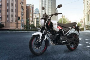 Bajaj Freedom 125 CNG : une première moto au gaz naturel pour le marché indien