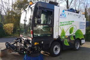 CleaNGo CNG : une balayeuse au gaz naturel motorisée par le CRMT