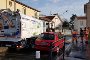 Saint-Denis : une balayeuse-laveuse au gaz naturel pour Suez