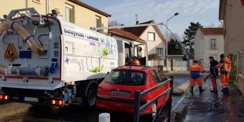 Saint-Denis : une balayeuse-laveuse au gaz naturel pour Suez