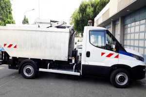 Au Kremlin-Bicêtre, un camion au gaz naturel assure la collecte des déchets