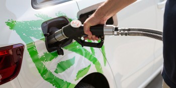 Voiture GNV : comment la Suisse int&egrave;gre le biom&eacute;thane dans ses calculs CO2