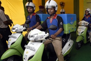 New Delhi expérimente les scooters au gaz naturel 