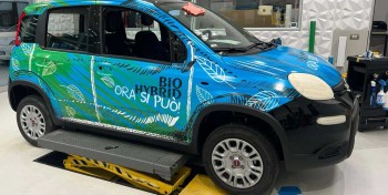 Gr&acirc;ce au r&eacute;trofit, cette Fiat Panda hybride roule au biogaz