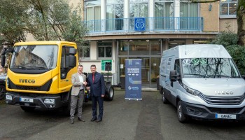 Formation aux &eacute;nergies alternatives : Iveco &eacute;quipe le GARAC de deux v&eacute;hicules GNV