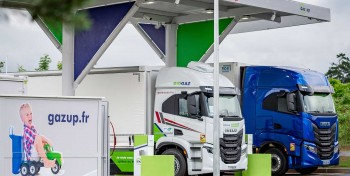 Enerjump &eacute;toffe son offre de services avec Infrafleet et Tenet