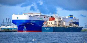 Avec TotalEnergies, le port du Havre r&eacute;alise son premi&egrave;re approvisionnement GNL en ship-to-shop