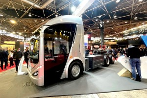 Irizar présente son camion électrique à prolongateur GNC à Solutrans