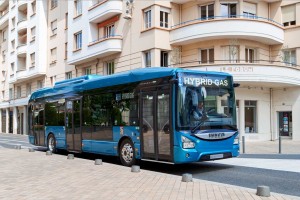 Les bus hybrides gaz se démocratisent chez Iveco