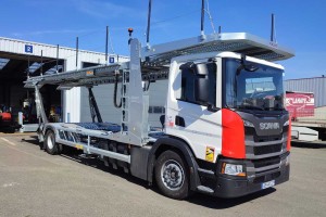 Scania livre le premier porte-voiture GNC en France