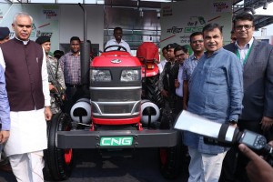 En Inde, Mahindra présente son premier tracteur agricole au gaz naturel