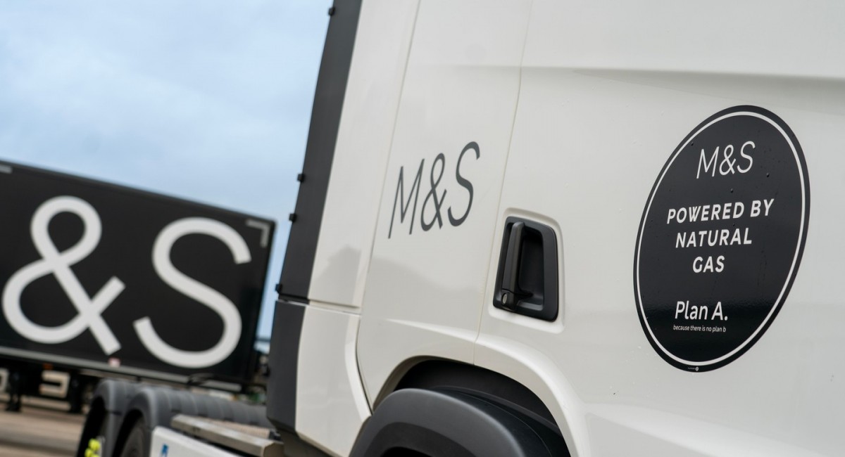 Marks & Spencer acc&eacute;l&egrave;re sur le bioGNV avec ReFuels