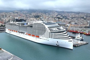 Paquebot de luxe au GNL, le MSC World Europa vogue en Méditerranée