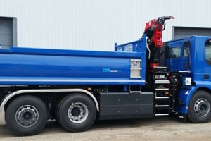 Le Groupe Noblet reçoit son premier camion benne-grue GNV