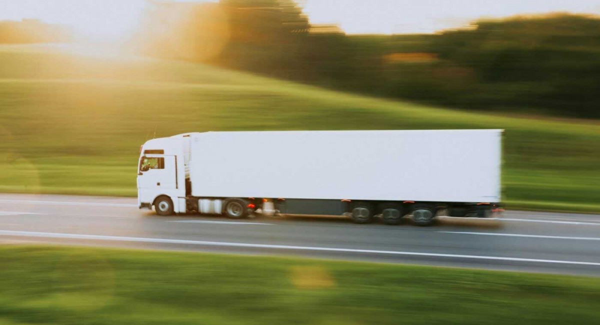 L'UE assouplit les objectifs CO2 des constructeurs de poids lourds