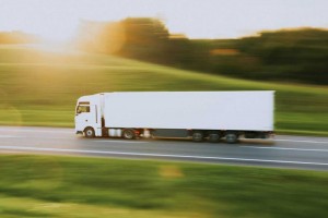 L'UE assouplit les objectifs CO2 des constructeurs de poids lourds