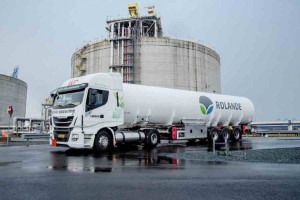 Le premier camion de transport de GNL entre au Port de Rotterdam