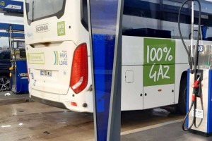 La Bretagne en route vers les Assises de la Transition Energétique en autocars GNV