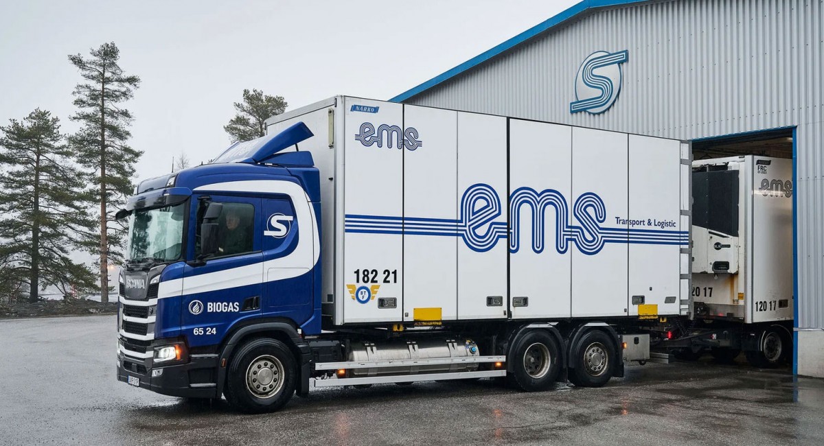 320 000 km en un an : en Su&egrave;de, ce camion au biom&eacute;thane prouve qu'il peut tenir le rythme du diesel
