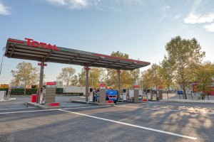 Total et Sigeif Mobilit&eacute;s inaugurent la station GNV de Gennevilliers