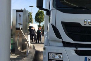 La première station GNL dIle-de-France ouvre ses portes à Rungis