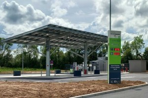Avec TSG France et IMING, le SDEM inaugure la première station GNV de La Manche