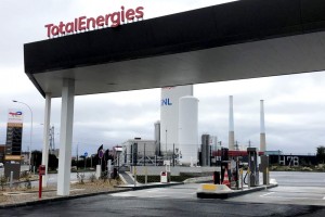 TotalEnergies ouvre sa première station GNL française au Havre