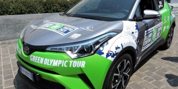 Ce Toyota C-HR hybride bioGNV va parcourir 25 000 km pour rejoindre les JO de Tokyo