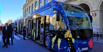 Nîmes Métropole inaugure son trambus hybride gaz-électrique