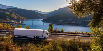 BioGNV, électrique, hydrogène, B100… quel TCO pour les poids lourds à énergies alternatives en France ?
