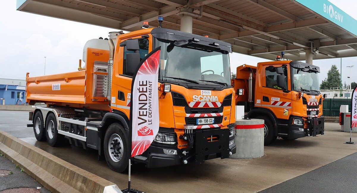 La Vend&eacute;e acc&eacute;l&egrave;re la d&eacute;carbonation de sa flotte avec deux camions au bioGNV