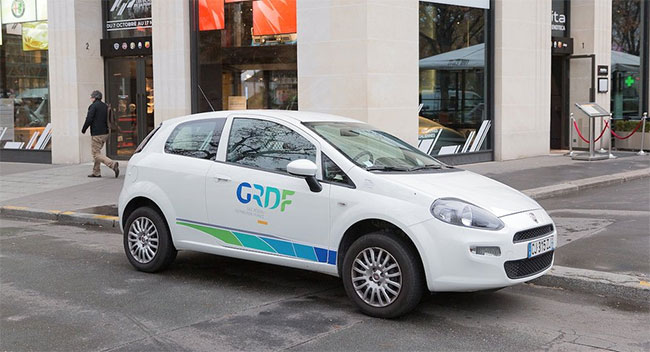 Une Fiat Punto au GNV issue de la flotte GRDF.