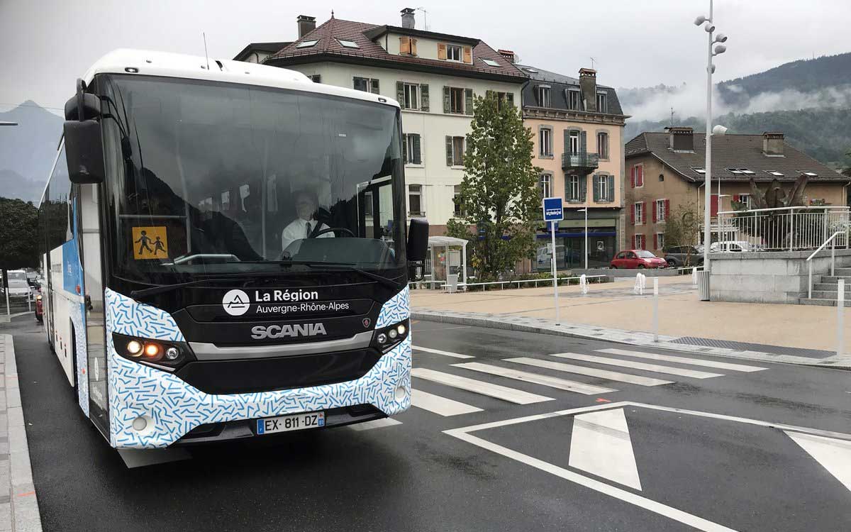 Vallée de l'Arve : un autocar GNV à l'essai au pied du Mont Blanc