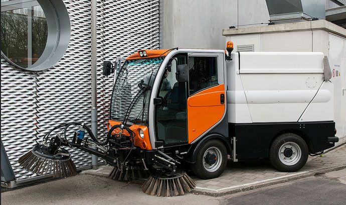 Une balayeuse hybride GNV-lectrique prsente en Suisse