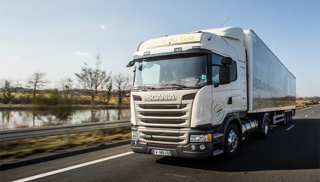 Le camion GNL de Scania valide près de 1200 km d'autonomie