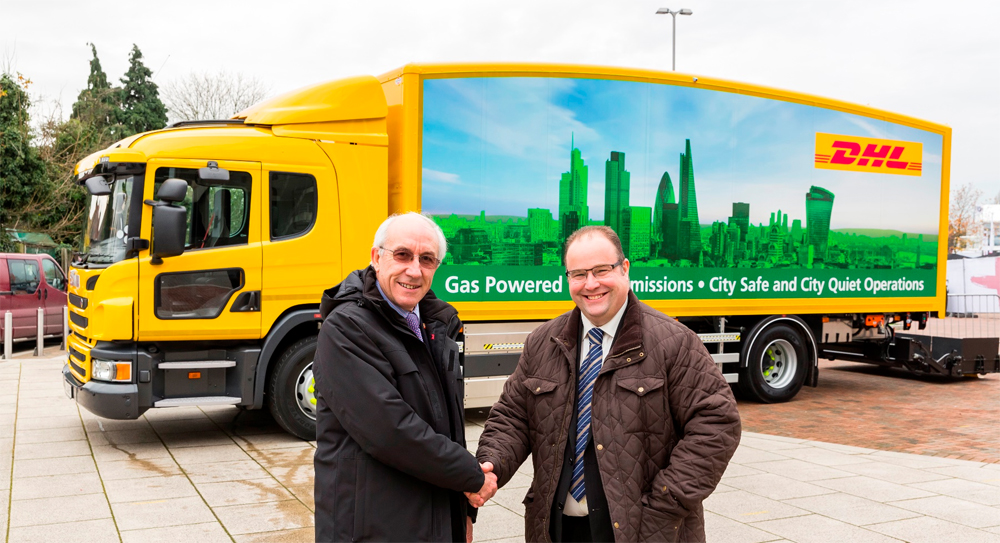 DHL lance lexprimentation dun camion au gaz naturel en Angleterre