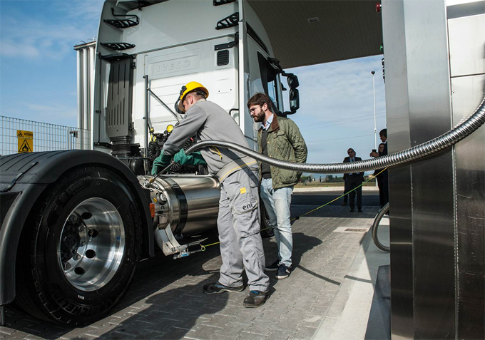 Italie : Eni inaugure une station GNLC en Toscane