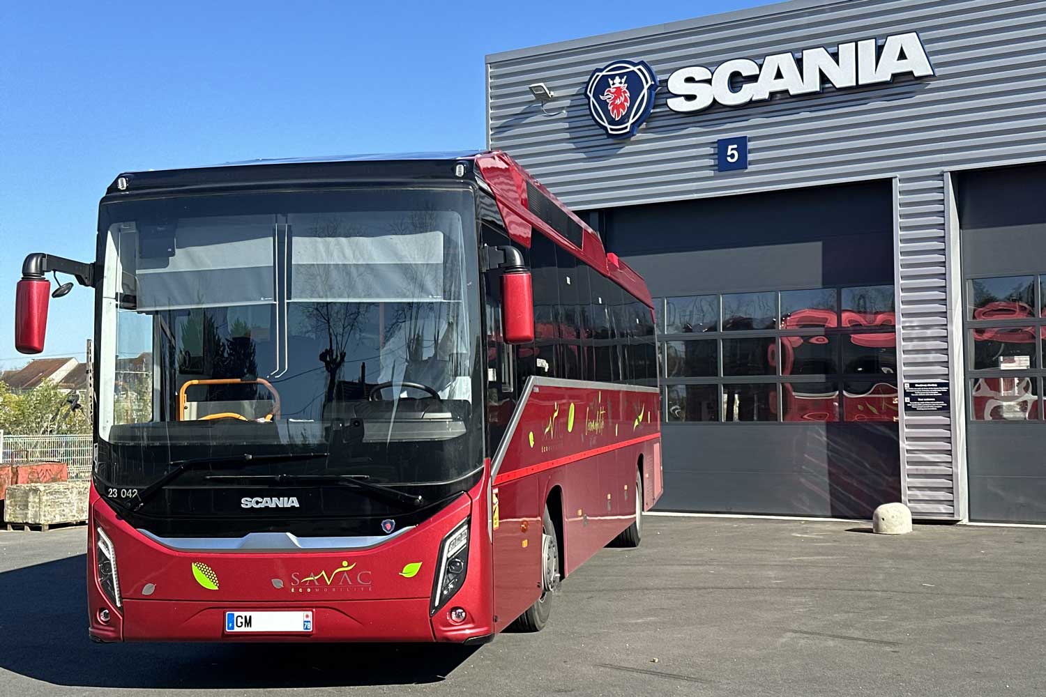 Autocars scolaires : Scania livre les premiers Fencer GNC en Ile-de-France
