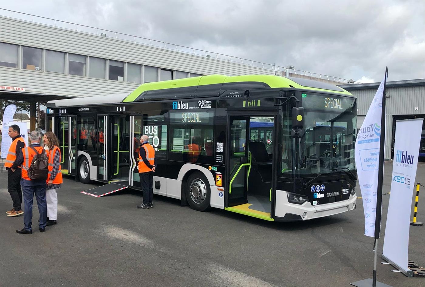 Tours Métropole reçoit son premier bus au gaz naturel