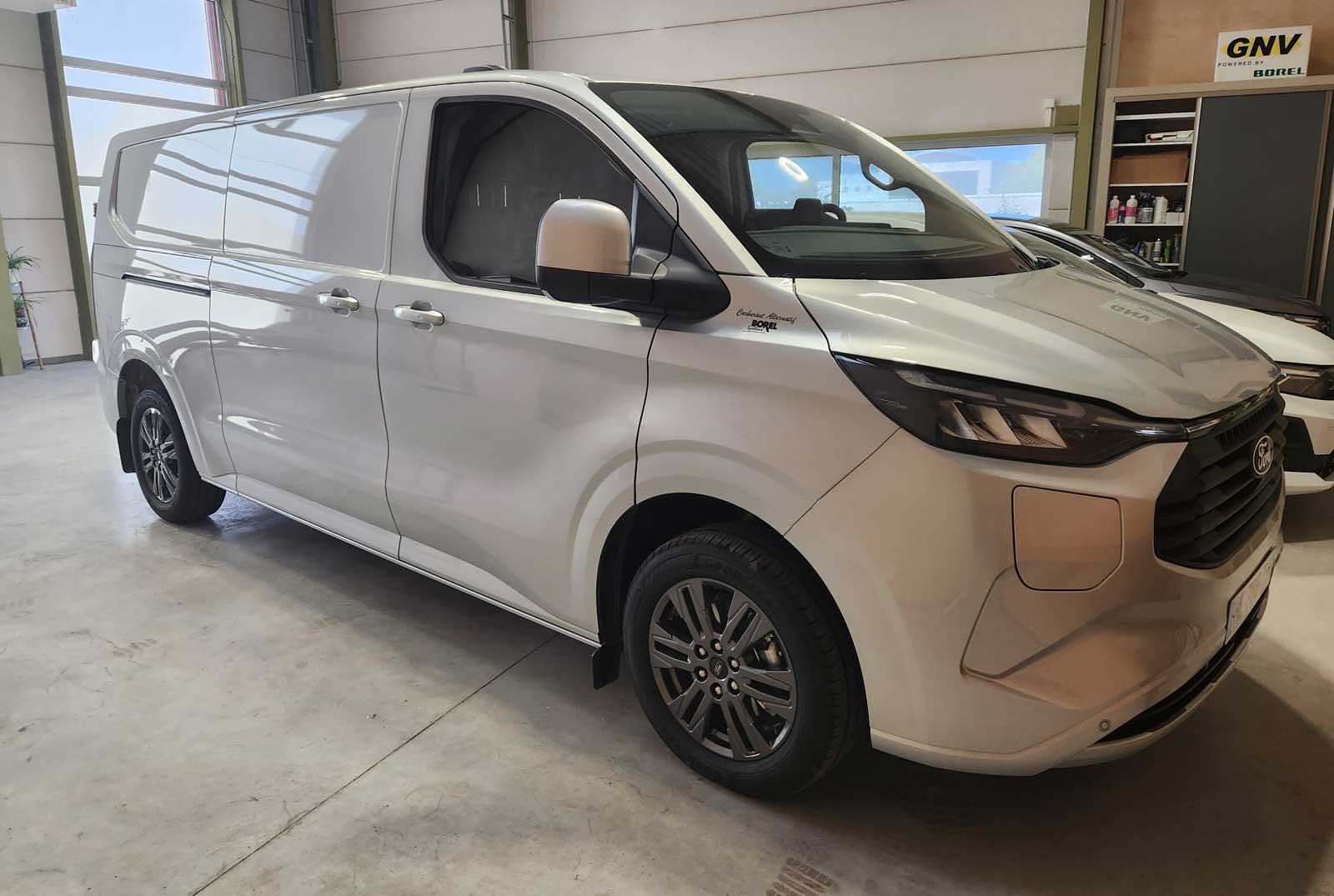 A Strasbourg, ce Ford Transit Custom hybride roule à l'essence, à l'électrique… et au bioGNV