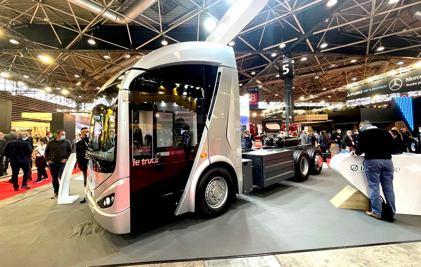 Irizar présente son camion électrique à prolongateur GNC à Solutrans