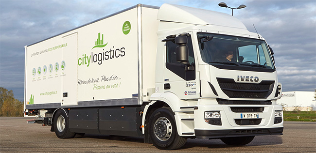 Lyon : CityLogistics reoit les cls du 1000me Iveco GNV livr en France