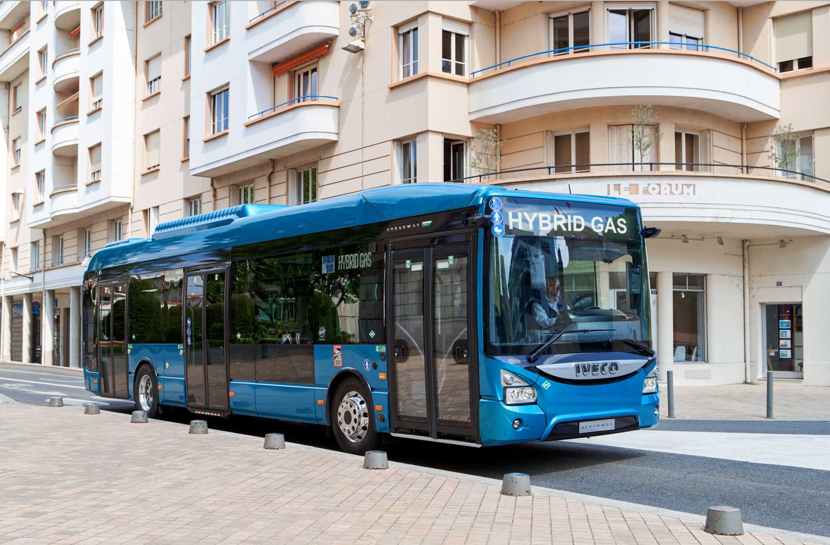 Les bus hybrides gaz se démocratisent chez Iveco