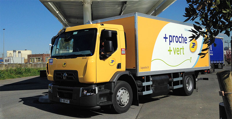 La Poste reçoit son premier camion 19 tonnes au gaz naturel