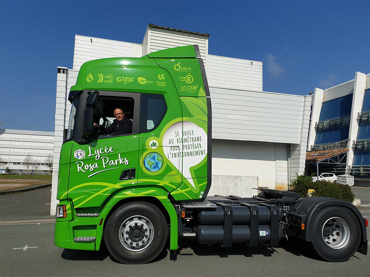 Vendée : un camion-école au GNV pour l'apprentissage des chauffeurs