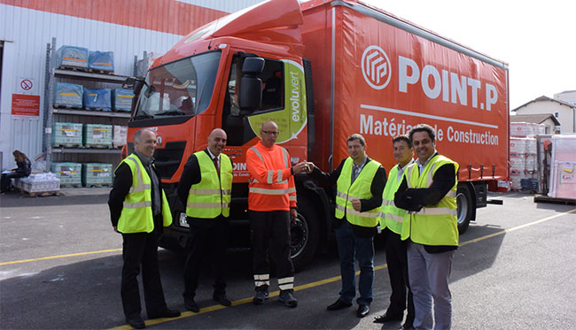 Un Iveco Stralis GNV pour Point P à Villeurbanne